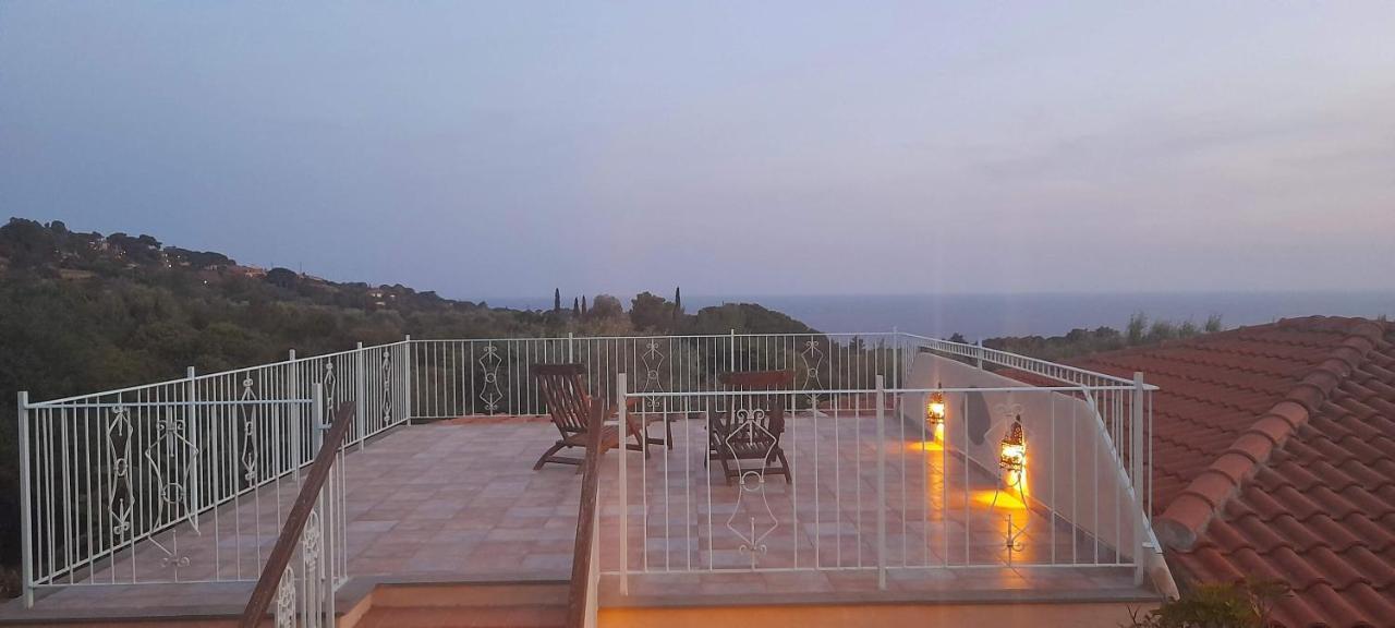 Villatramontistella Suite กาโปลิเวรี ภายนอก รูปภาพ